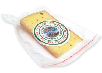 Bio Berghofkäse Trüffel mit ihrem Aufdruck 